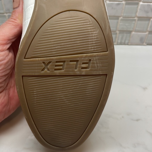 Shoes - Picture 7 of 7